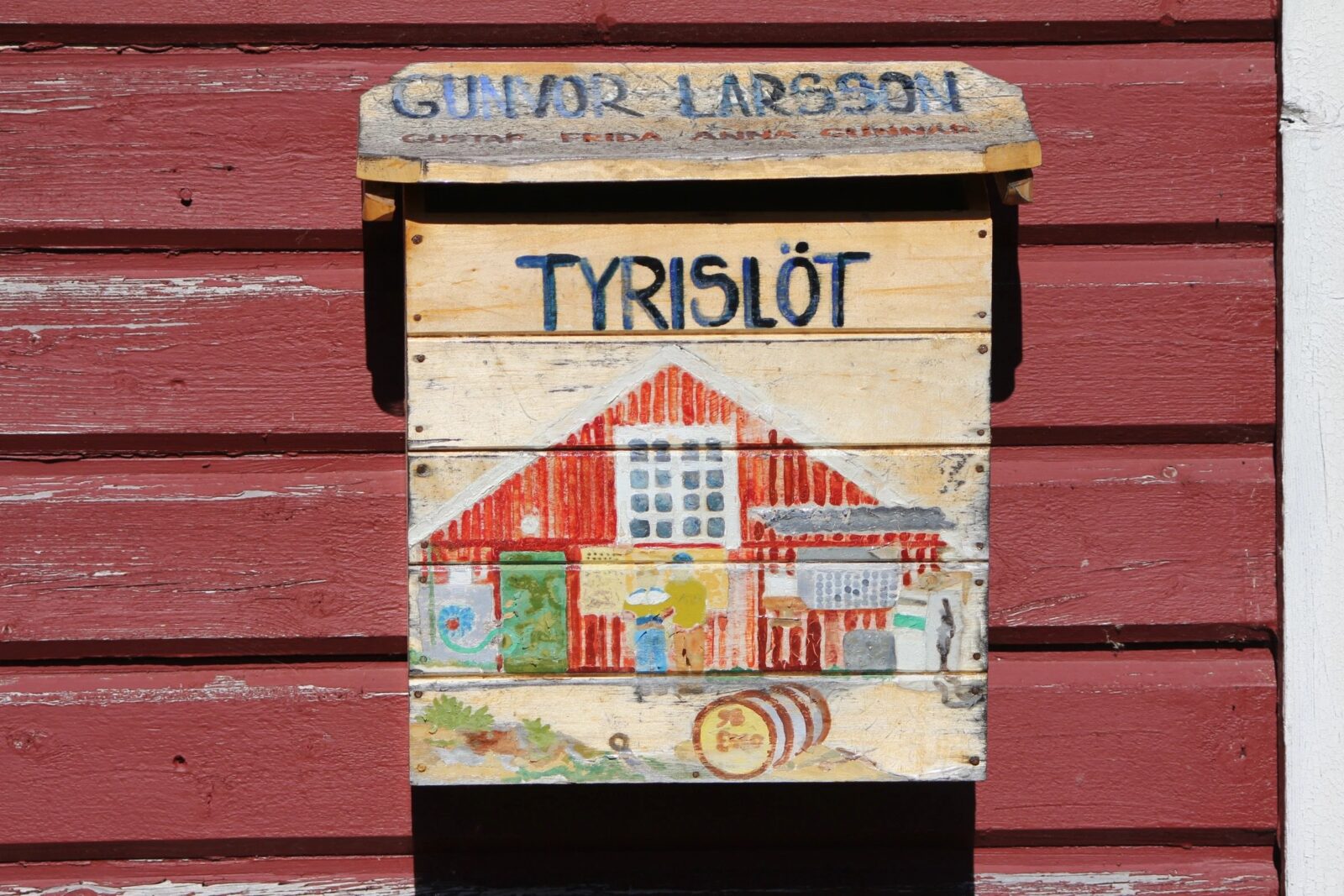 Gammal skylt med Tyrislöt